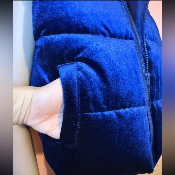 Windsor Navy Velvet Puffer Vest | NWT | Size Small | Cozy Chic - Picture 5 of 11